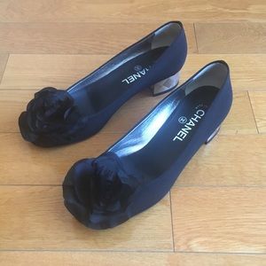 💯Auth CHANEL Silver Block Heel Pumps